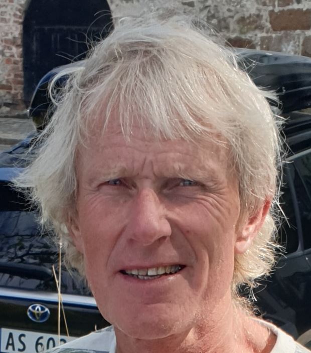 Helge Simonsen style=